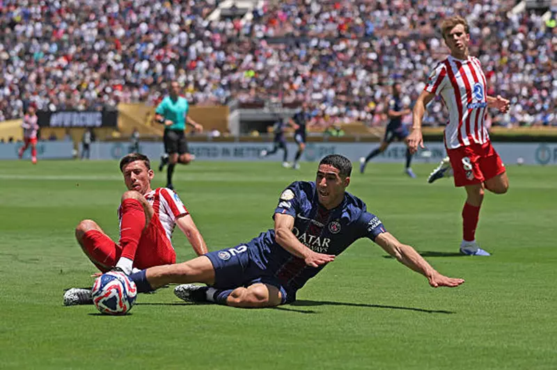 البطاقة الحمراء تظهر لأول مرة في كأس العالم للأندية